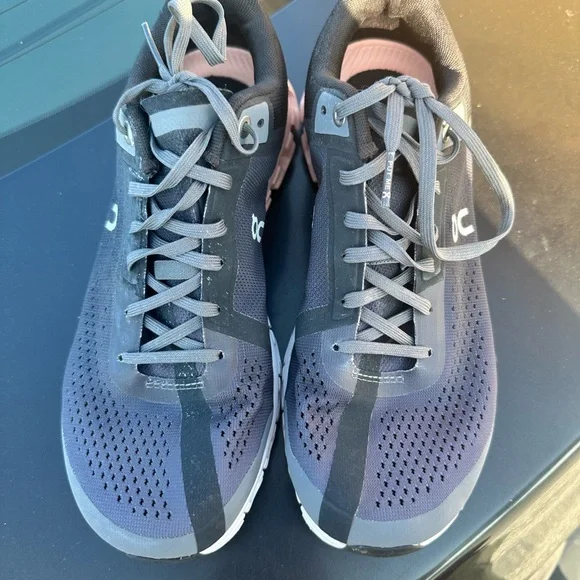 On Cloud Running Women’s Gray Athletic Shoes - Picture 2 of 4